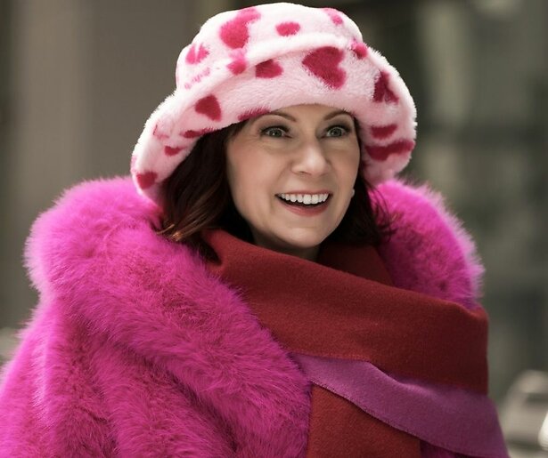 Elsbeth onderzoekt een fatale val van balkon