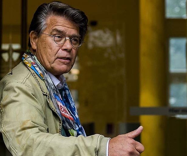 Emile Ratelband (71) verwelkomt achtste kind