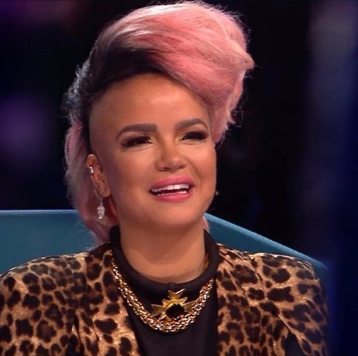 De TV van gisteren: 781.000 kijkers zien ‘suikerspin’ Eva Simons in Idols