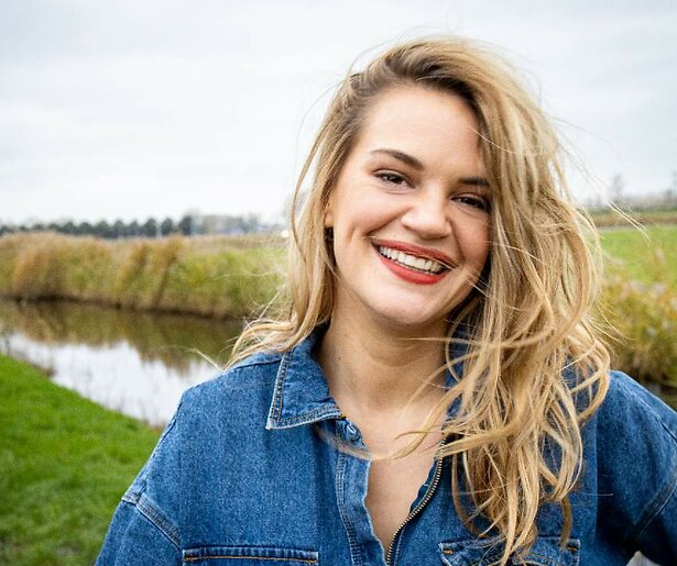 Eva Laurenssen verklapt: 'Dit jaar beginnen de opnames van Moedermaffia 2'