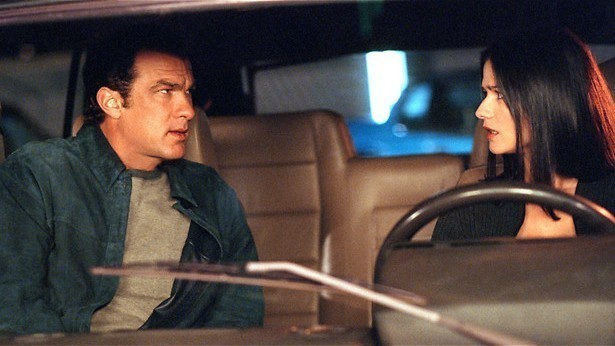 Steven Seagal knokt tegen corruptie