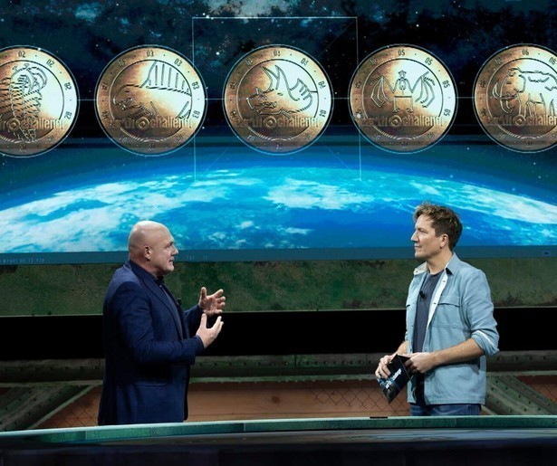 Klaas van Kruistum en André Kuipers vertellen de jeugd alles over de geschiedenis van de aarde