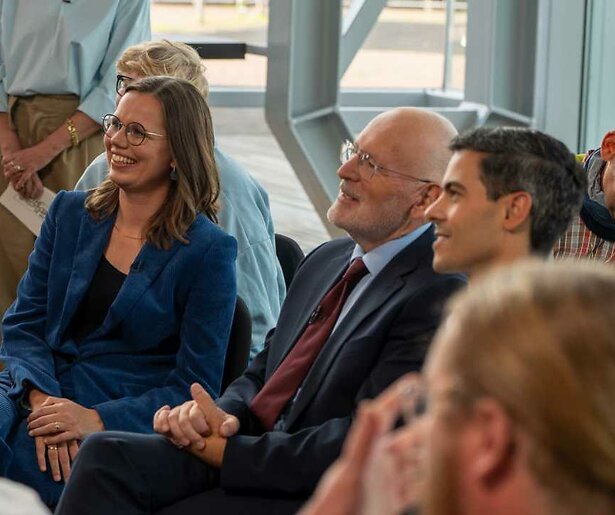 Rob Jetten, Mirjam Bikker en Frans Timmermans worden ondervraagd in Een Buitengewoon Gesprek