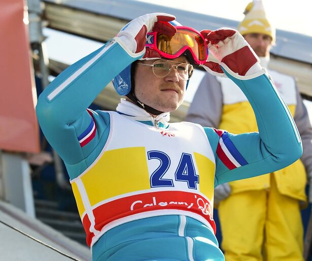 Taron Egerton kruipt in de huid van skispringer Eddie Edwards in Eddie the Eagle