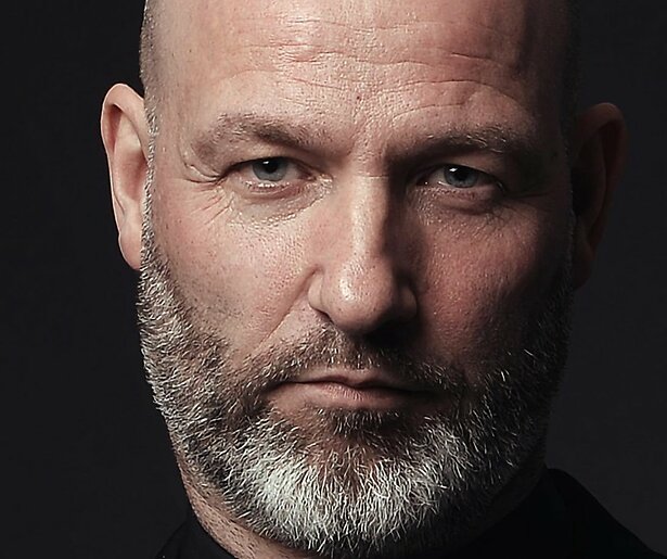 Eddy Zoey gaat intern in Ronald McDonald Huis voor Five Days Inside