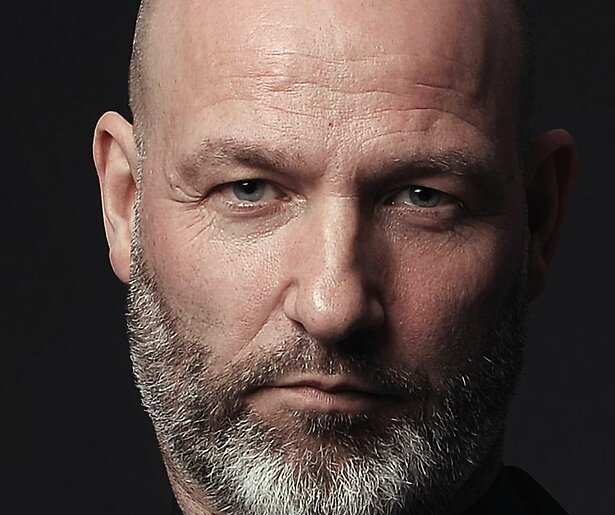 Eddy Zoëy bijt het spits af in nieuw seizoen Five Days Inside