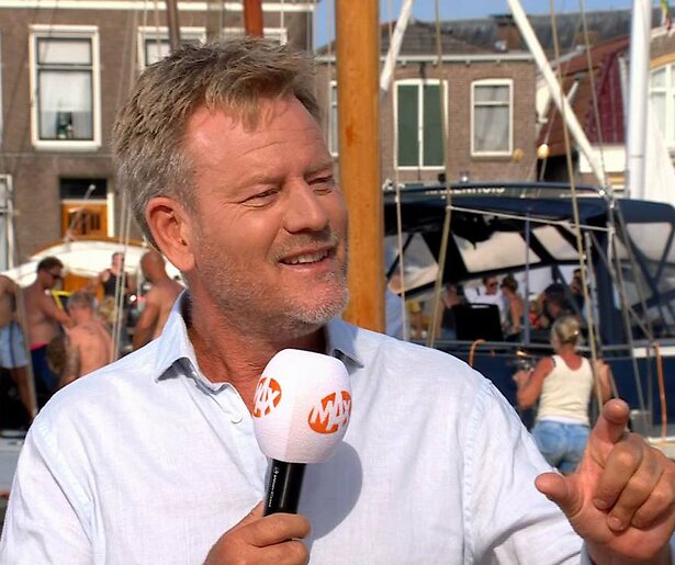 Eelke Dykstra staat opnieuw Bert Haandrikman bij in MAX Skûtsje Journaal 