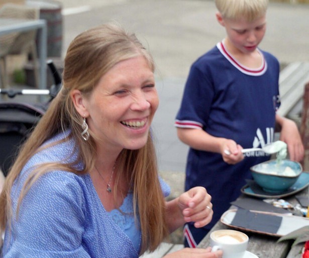 De familie Blom geniet van een welverdiende vakantie in slotaflevering Een Huis Vol