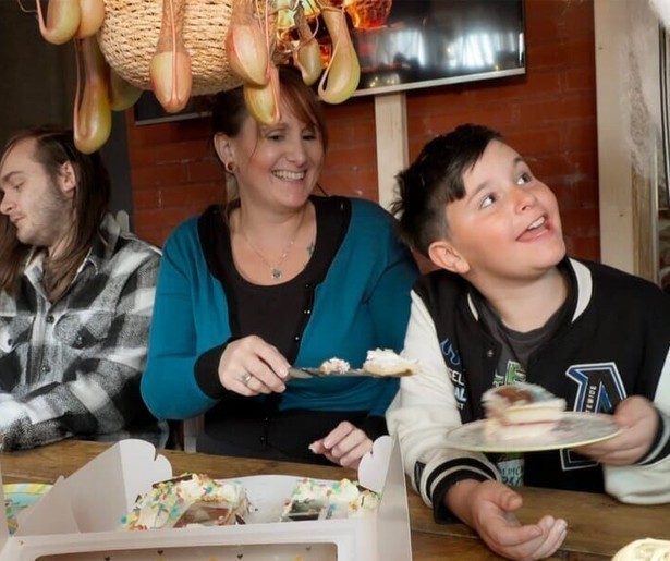 Feest en verdriet wisselen elkaar in nieuwe aflevering van Een Huis Vol