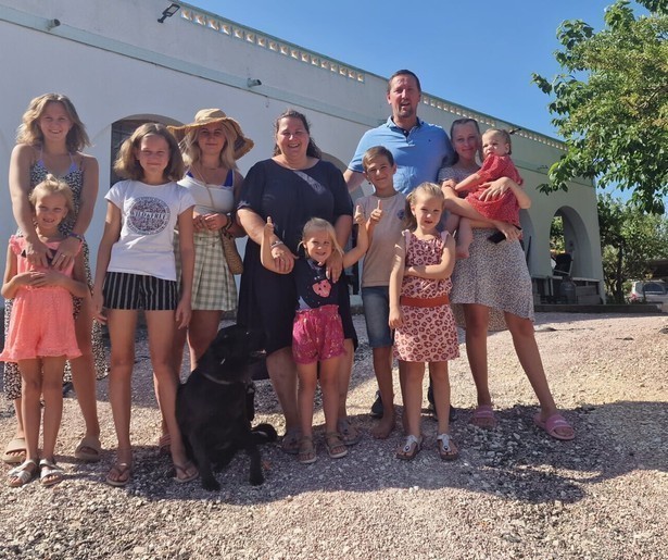 De familie Jelies en Kraan beleven grandioze avonturen in start Een Huis Vol Emigreert