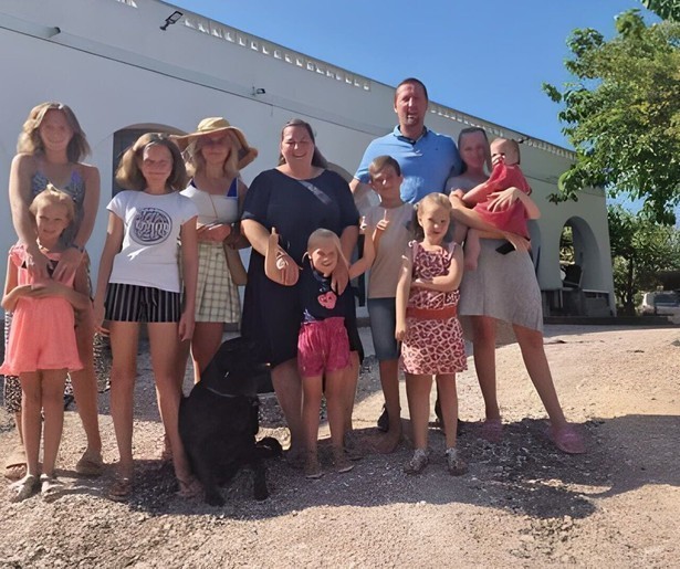 Na heel veel regen komt zonneschijn in Een Huis Vol Emigreert