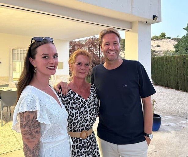 Viktor Brand trapt het allereerste seizoen van Een Plek onder de Zon af