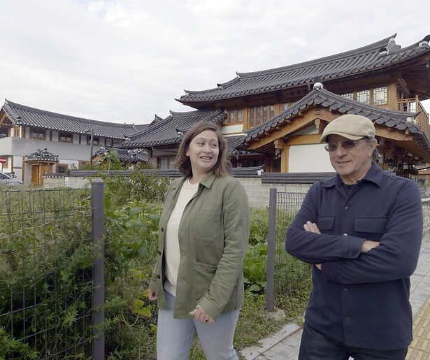 Emma de Thouars en Alain Caron ontdekken Zuid-Korea in vierdelige serie Temple Food: 'Een bijzondere ervaring' 