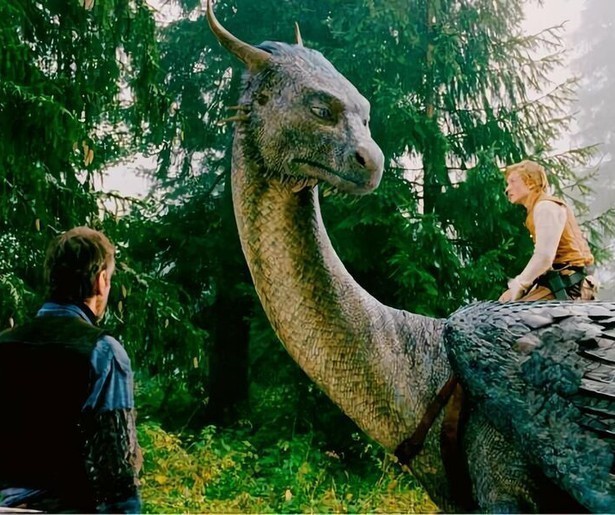 Draak Saphira en Eragon moeten een einde maken aan het schrikbewind Galbatorix