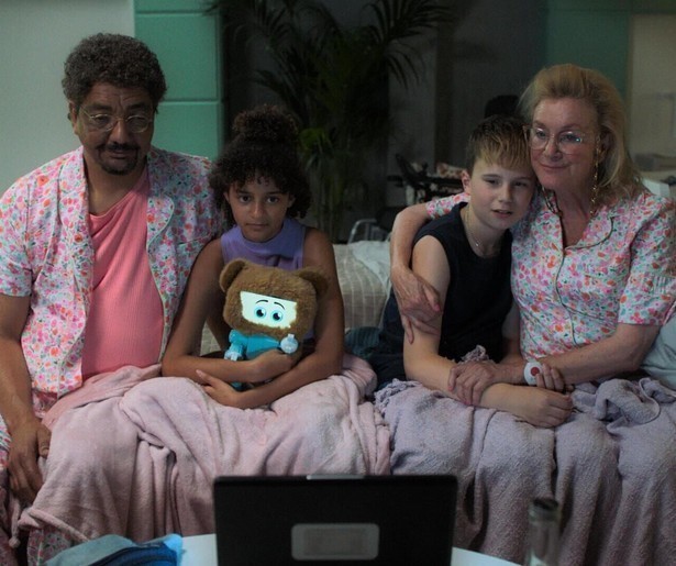 Jörgen Raymann en Beppie Melissen worden verbannen in de nieuwe jeugdserie Escape from Albatros