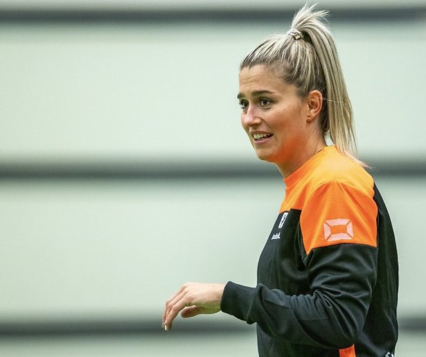 Nederlandse handbaldames nemen het op tegen Zweden