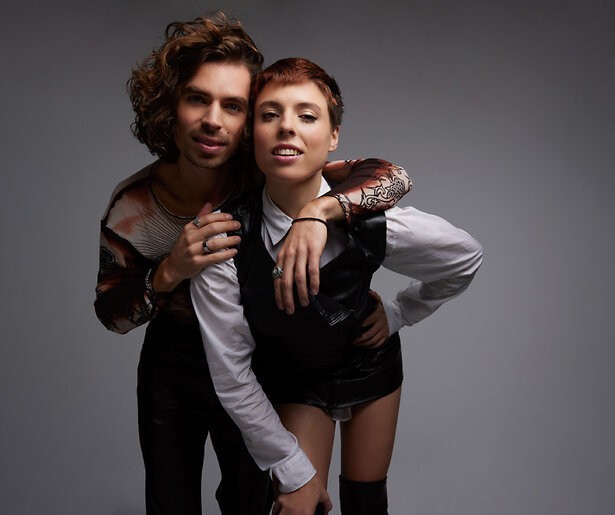 Zien: Mia en Dion zingen cover van single songfestivalwinnaars Måneskin