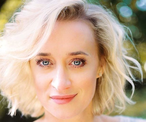 De TV van gisteren: NPO 1 scoort met voetbal en Jinek