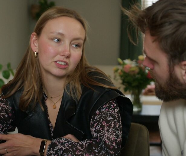 Tim Hofman neemt afscheid van Eva Hermans-Kroot in speciale aflevering Over Mijn Lijk