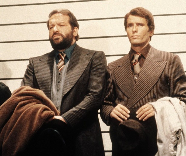 Bud Spencer krijgt dit keer hulp van Giuliano Gemma in Blauwe Bonen voor Twee Binken (Even Angels Eat Beans)