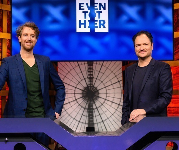 Drukke tijden voor satirisch duo van Even Tot Hier