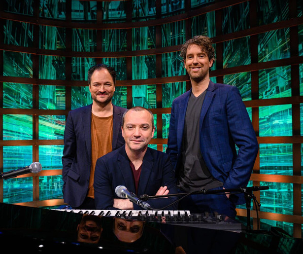 Jeroen Woe en Niels van der Laan sluiten het veertiende seizoen van Even tot Hier af