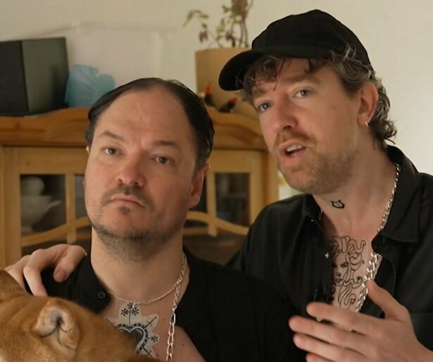 De TV van gisteren: Even Tot Hier scoort de pannen van het dak op zondagavond