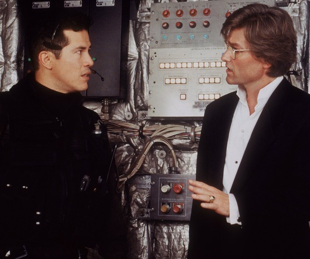 Kurt Russell moet de hele Amerikaanse Oostkust zien te redden