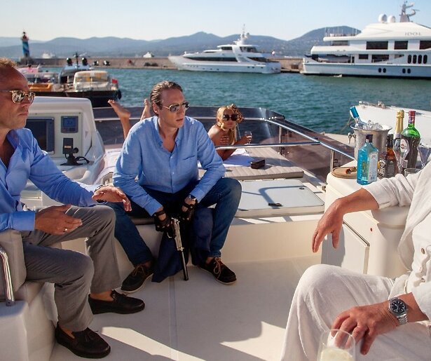 De vrienden uit Exit genieten iets té veel van hun tripje naar Saint-Tropez