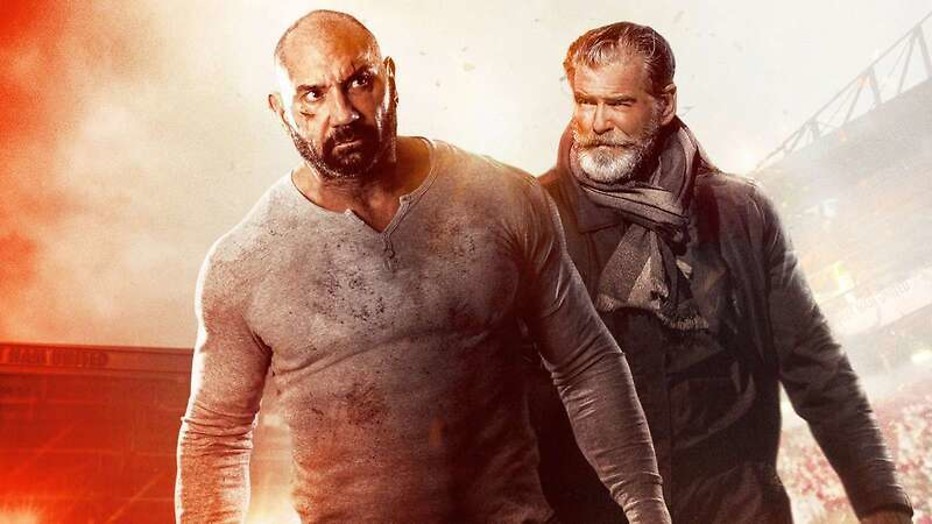 Dave Bautista beukt terroristen in elkaar Dave Bautista beukt terroristen in elkaar
