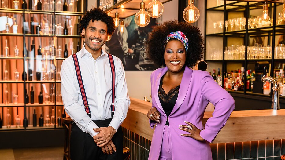 Denice Dest en barman Jeremy Zijlstra in First Dates 
