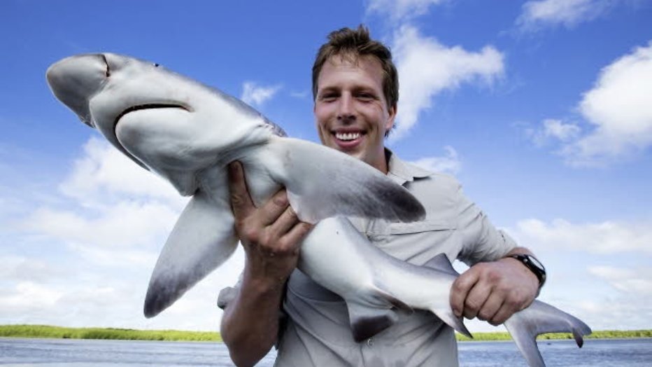 Freek Vonk gaat naar de haaien
