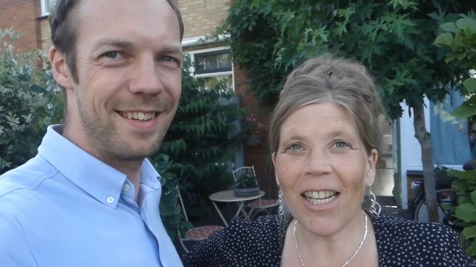 Maarten en Gerdine Blom in hun vlog. Maarten en Gerdine Blom in hun vlog.