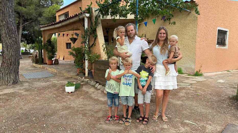 De familie Verleg uit Een Huis Vol Emigreert