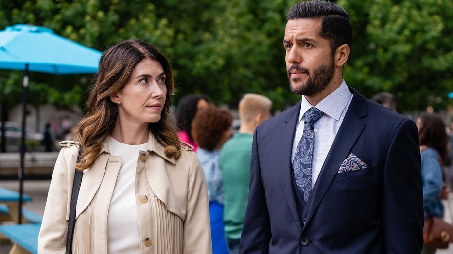 Jewel Staite en Zach Smadu in Family Law