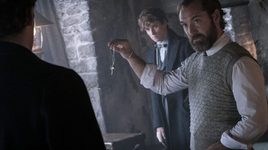 Jude Law en Eddie Redmayne in Fantastic Beasts: The Secrets of Dumbledore