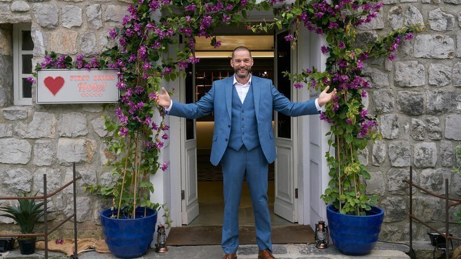 Op blind date in First Dates Hotel Op blind date in First Dates Hotel