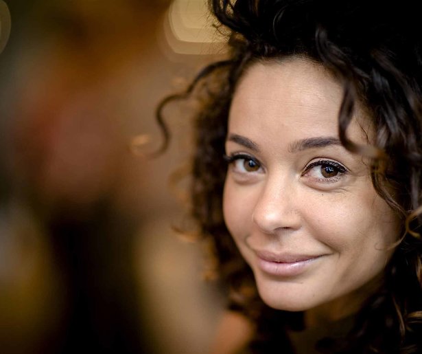 Fajah Lourens in tv-programma op zoek naar een man