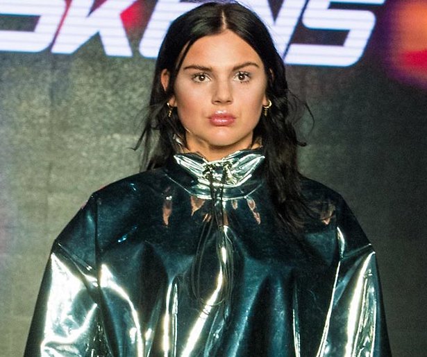 Famke Louise maakt opwachting in The Christmas Show