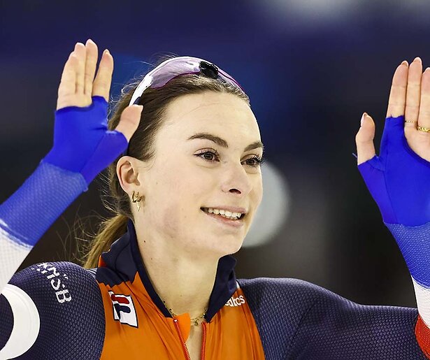 Femke Kok hoopt haar titel te prolongeren op het WK Afstanden in Calgary