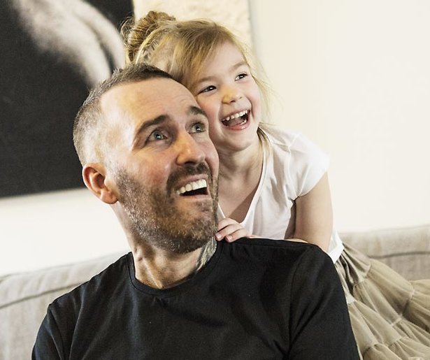De TV van gisteren: Ontroerende documentaire Fernando Ricksen trekt 510.000 kijkers