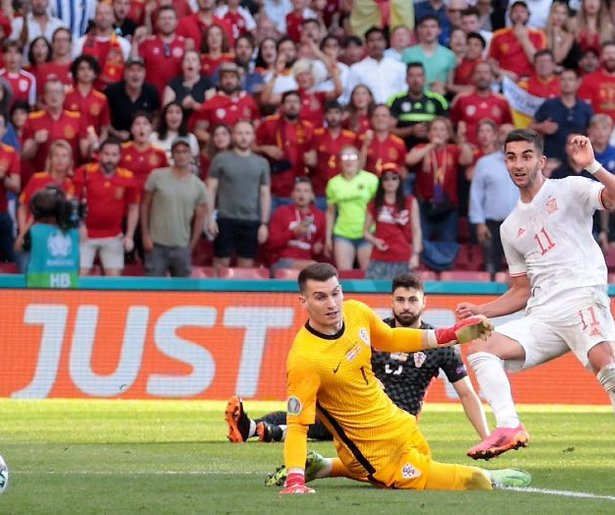 EK Voetbal: Reuzendoder Zwitserland treft ontkurkt Spanje