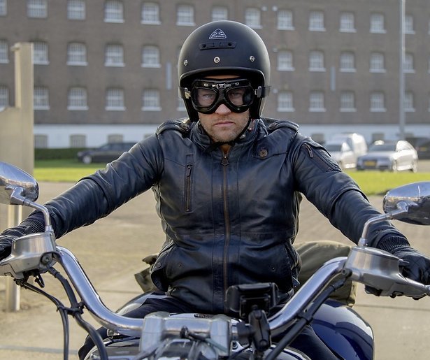 Wat?? Rik en Janine zoenen in GTST!