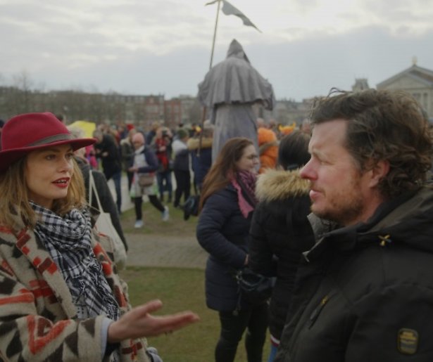 Filemon Wesselink praat met complotdenkers in Filemon en de Complotten