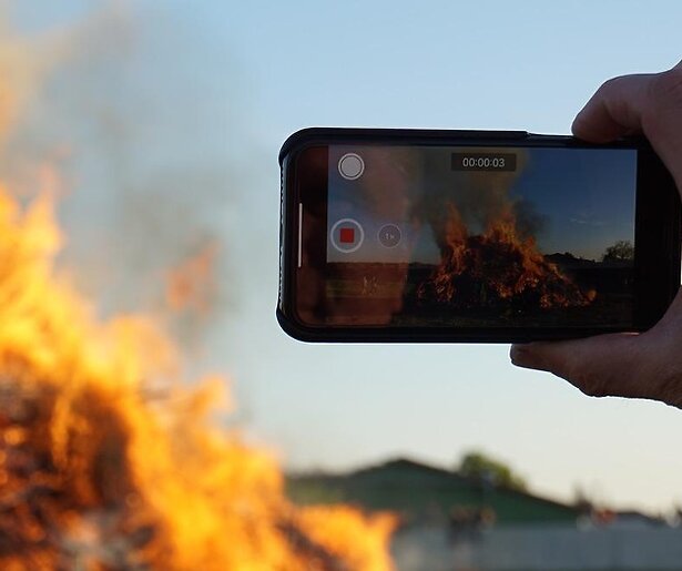 De beeldenstrijd tussen politie en burgers