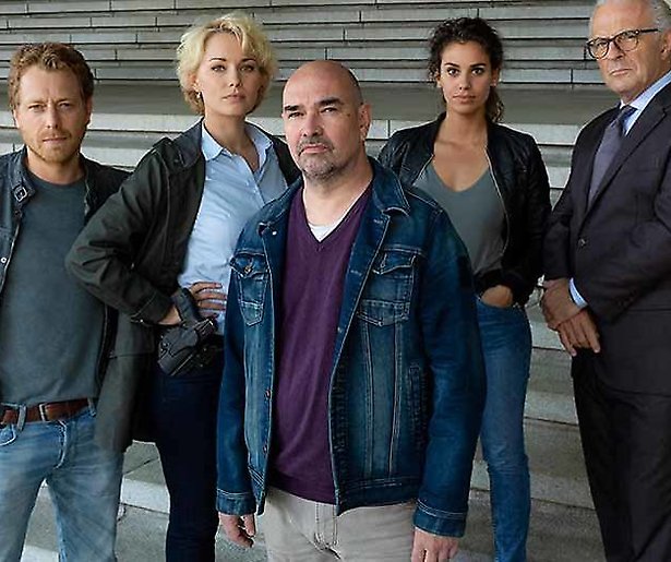 De TV van gisteren: Finale Flikken Rotterdam eindigt onder het miljoen