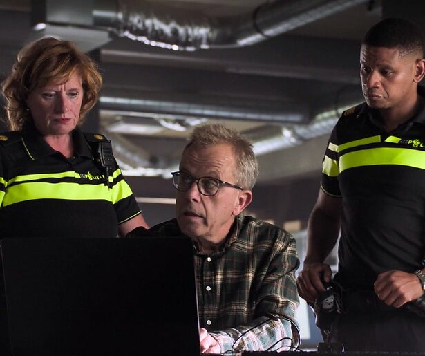 Is computerexpert Larry wel te vertrouwen in Flikken Maastricht?