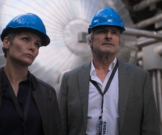 Komende week in Flikken Maastricht: Eva maakt zich zorgen om de trillende handen van Wolfs