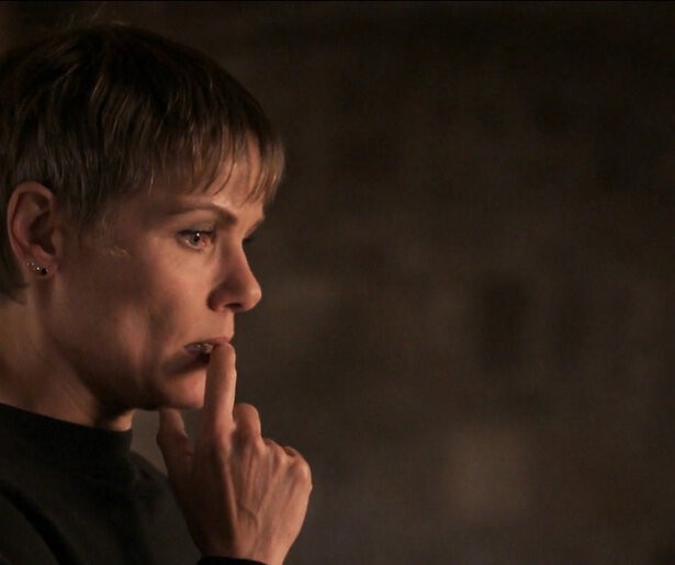 Komende week in Flikken Maastricht: Eva en Wolfs nemen afscheid van een geliefd persoon