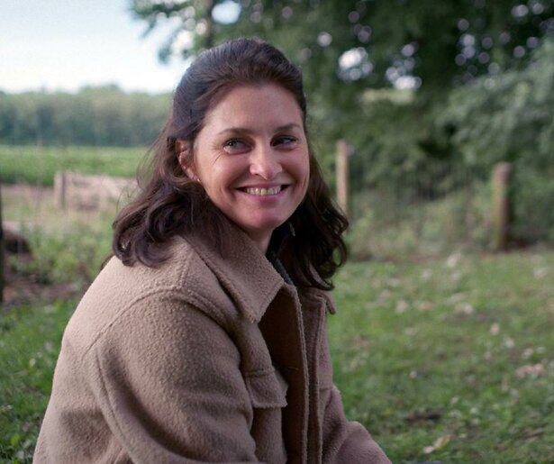 Fockeline Ouwerkerk is dolblij met haar rol in de nieuwe dramaserie Zussen: 'Heerlijk om de diepte in te gaan'